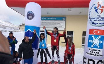 AKUT Sporcuları Snowboard yarışında madalyalar aldı