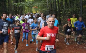 Atletizm Sporcularımız Atatürk ve Gazi Koşusu’nda kürsüde