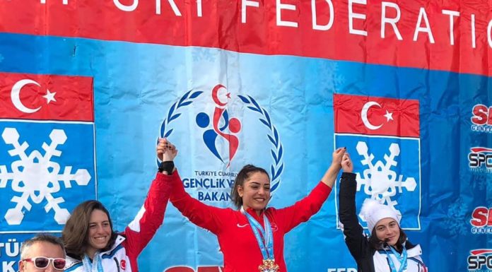 FIS Anatolian Cup’ta Gümüş Madalya Peri Tüfekçi’nin oldu. Peri Tüfekçi FIS Anatolian Cup Gümüş Madalya alırken