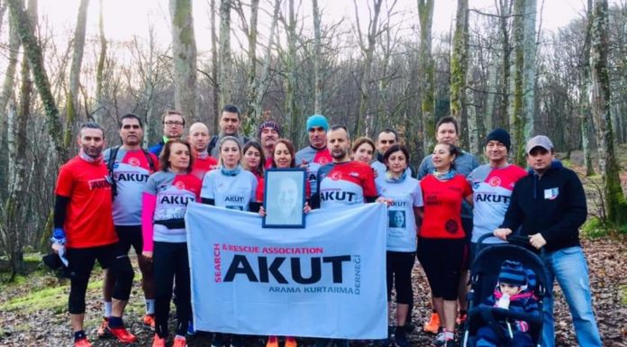 AKUT Sporcu ve Gönüllüleri, Adım Adım Koşusu’nda Murat Bakan’ı Andı