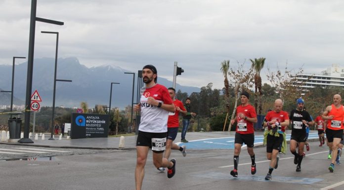 AKUT Atletizm Sporcuları Antalya Runatolia Maratonu’nda
