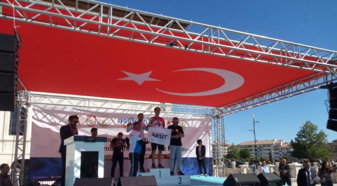 AKUT Sporcusu Sivas’ta Yine Kürsüde