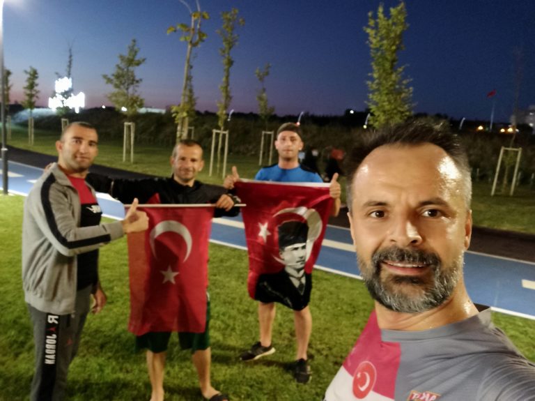 AKUT Sporcuları İzmir’in Kurtuluş Günü İçin Koştular