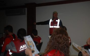 Oryantiring Antranörlerimizden AKUT Ekiplerine Oryantiring Eğitimi