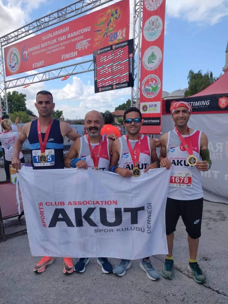Türk, Yunan, Bulgar Dostluğu Uluslararası Yarı Maratonu’nda Birincilik Aldık!