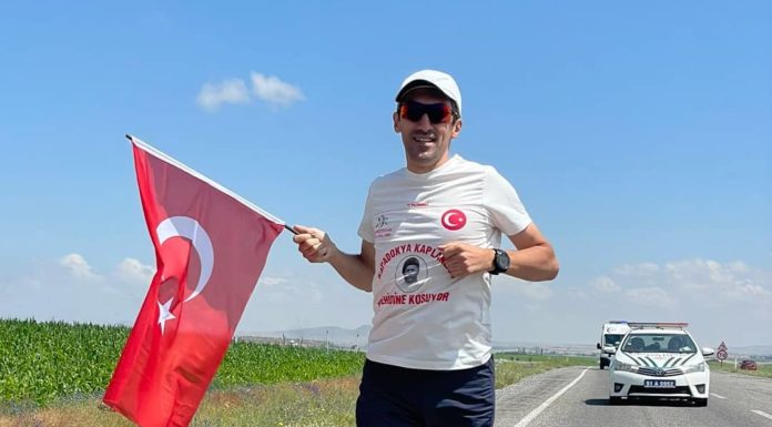 AKUT Sporcusu Bayrak Koşusu’nda