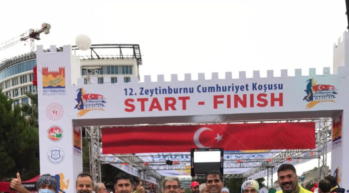 AKUT Spor Kulübü Sporcuları Zeytinburnu Cumhuriyet Koşusunda Buluştular.