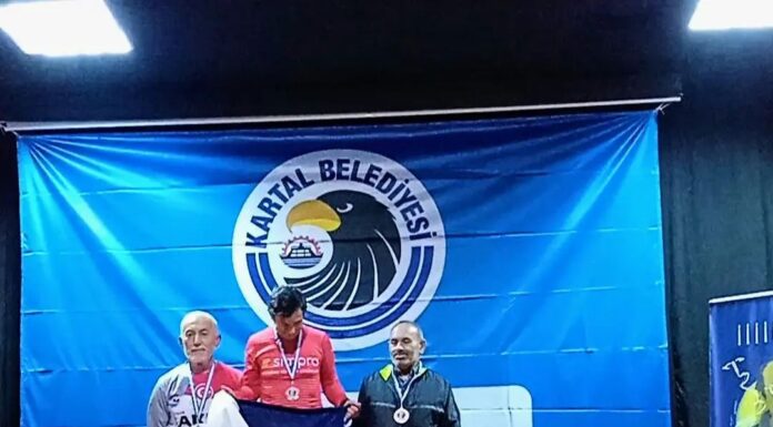 AKUT Sporcuları Uğur Mumcu Koşusu’nda Kürsüdelerdi