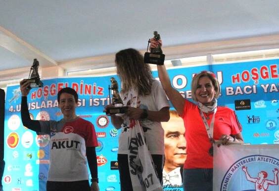 AKUT Spor Kulübü Sporcusu “4. İstiklal Yolu Şerife Bacı” Yarı Maratonunda Kürsüde