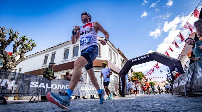 AKUT Sporcusu Çeşme Yarı Maratonunda Koştu.