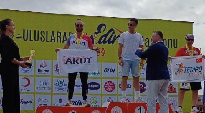 Sporcumuz Aydın Özkan Edirne de Kürsüde