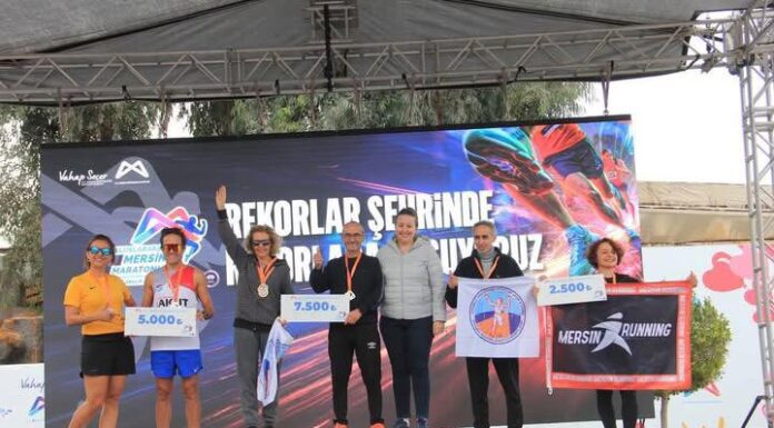 6. Uluslararası Mersin Maratonu`n da sporcumuz kürsüde.